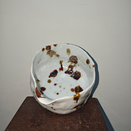 # GULMA — KATAKUCHI PORCELAIN IRON SERIES 001