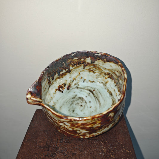 # GULMA — KATAKUCHI PORCELAIN IRON SERIES 002